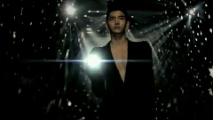 东方神起 - Keep Your Head Down