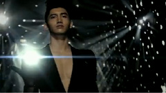 东方神起 - Keep Your Head Down 32