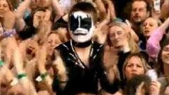 Robbie Williams - Let Me Entertain You