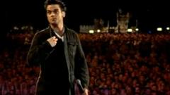 Robbie Williams - She Is The One