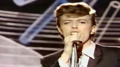 David Bowie - Boys Keep Swinging