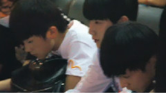 TFBOYS - TFboys长沙送机关内