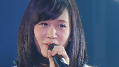 前田敦子 - 右肩