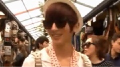 U-KISS - 哥伦比亚跳蚤市场观光