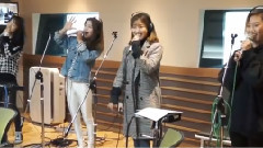MAMAMOO - Santa Claus Is Comin To Town