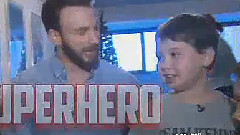 Chris Evans - 美队Chris Evans现身儿童医院跟抗癌小盆友们玩耍!