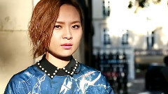 周笔畅 - 大片拍摄花絮 舒服至上的穿衣风格