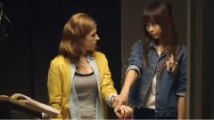f(x) - Anna Kendrick Goes K-Pop With f(x)
