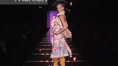 Fashion Show - John Galliano Fall Winter 2002-2003