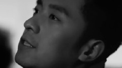 多亮 - 我不是值得你爱的人