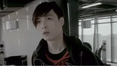 EXO - 回