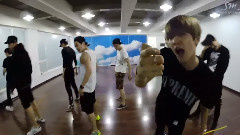 EXO - LOVE ME RIGHT