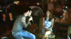 Adam Levine,Maroon 5 - Adam Levine结婚一周年为妻子献上甜蜜情歌