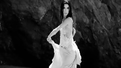 音乐短片 - SUEÑA CONMIGO