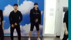 EXO,EXO-K - Love Me Right