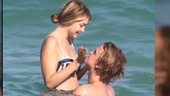 欧美群星 - Hot Couple Gigi Hadid And Cody Simpson Reunite On The Beach