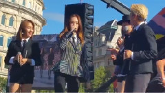 Luna(f(x)),Amber(f(x)),宋茜,f(x),Krystal(f(x)) - Shake That Brass & 采访