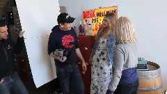 音乐短片 - 吉吉哈迪德 Santa Barbara Magazine杂志