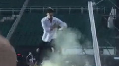 EXO - 吴世勋湿身Solo