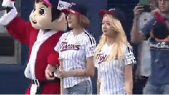 Apink,吴夏荣(Apink),尹普美(Apink) - MBC Sports 棒球赛开球 普美&夏荣Cut