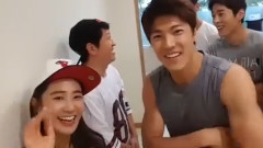 Yuri(少女时代),少女时代,姜敏赫(CNBLUE) - V APP Live Interview Yuri Cut