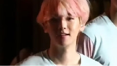 EXO - 伯贤摸胸