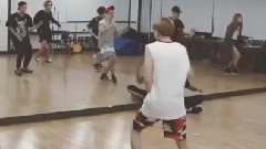 梁耀燮,BEAST - 梁耀燮Instagram 更新练习室排练Cut