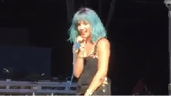 Halsey - Hold Me Down