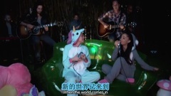 Ariana Grande,Miley Cyrus - Don't dream it's over(现场版)中英字幕(迪幻字幕组)
