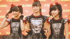 BABYMETAL - 高萌!BABYMETAL教Kerrang!怎么跳Gimme Chocolate!
