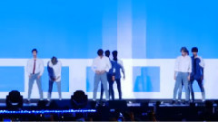边伯贤(EXO),KAI(EXO),吴世勋(EXO),XIUMIN(EXO),EXO - Love Me Right