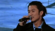 谢霆锋 - 香水 H2O+容祖儿隆重登场演唱会 现场版
