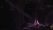 刘美君 - 赤裸抱月下