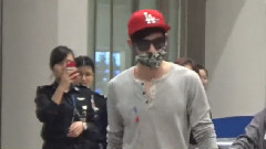Nichkhun(2PM) - 尼坤到达首都机场接机