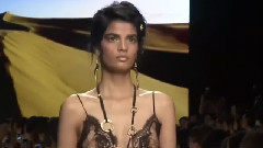 Fashion Show - Alberta Ferretti Spring Summer 2016