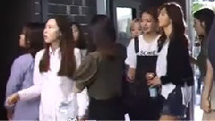 Yuri(少女时代),泰妍(少女时代),秀英(少女时代),少女时代,Tiffany(少女时代) - 她很漂亮 幕后花絮