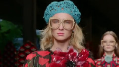 Fashion Show - Gucci Spring Summer 2016
