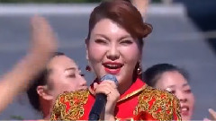 乌兰图雅 - 站在草原望北京