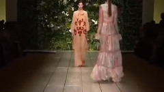 Fashion Show - 2016春夏米兰时装周 Laura Biagiotti S S 2016 Fashion Show