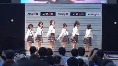 AKB48 - 制服の羽根