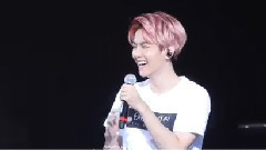 EXO - 伯贤不给看腹肌 提醒粉丝多吃饭