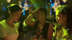 影视原声 - 电影<擦枪走火>先行版预告片