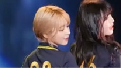 AOA - 短裙