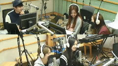 厉旭(Super Junior),Krystal(f(x)),Luna(f(x)),宋茜,f(x) - Kiss The Radio f(x)回归特辑 中文字幕