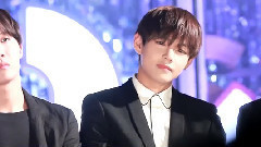 V(防弹少年团) - Melon Music Awards台下 主-金泰亨