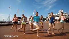 舞蹈视频 - Красиви рускини танцуват яко на морето