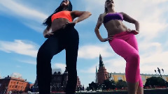 舞蹈视频 - Спортни и Секси (Фитнес) Момичета Танцуват Яко
