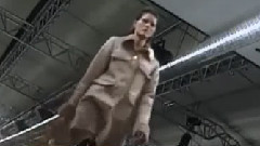 Fashion Show - Chanel Fall Winter 2001-2002