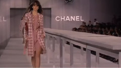 Fashion Show - Chanel Spring Summer 2004