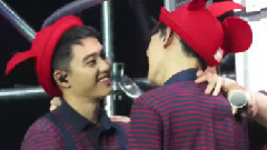 EXO,吴世勋(EXO),Chen(EXO),都暻秀(EXO) - Peter Pan 世勋调皮让CHEN & D.O. '玩亲亲'